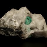 Beryl (variety emerald), Calcite, Pyrite
65x49x45mm, xl=8x6mm
(Autor: Fiebre Verde)