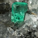 Beryl (variety emerald), Calcite, Dolomite, Pyrite, Quartz
66x49x24mm, main xl=6x4mm
(Autor: Fiebre Verde)
