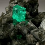 Beryl (variety emerald), Calcite
68x62x40mm, xl=15mm
(Autor: Fiebre Verde)
