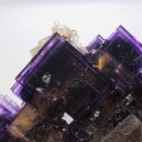 Fluorite, Calcite
74 mm x 60 mm x 49 mm
(Autor: Don Lum)
