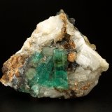 Beryl (variety emerald), Calcite
90x73x63mm, main xl=33mm
(Autor: Fiebre Verde)