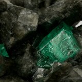 Beryl (variety emerald), Calcite
68x62x40mm, xl=15mm
(Autor: Fiebre Verde)