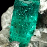 Beryl (variety emerald), Albite (variety cleavelandite), Dolomite, Pyrite
52x54x30mm, xls=18 &amp; 16mm
(Autor: Fiebre Verde)
