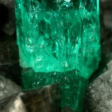 Beryl (variety emerald), Calcite
68x62x40mm, xl=15mm
(Autor: Fiebre Verde)