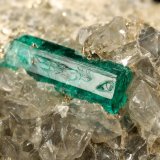 Beryl (variety emerald), Dolomite, Pyrite
30x29x41mm, main xl=10mm
(Autor: Fiebre Verde)