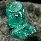 Beryl (variety emerald), Calcite, Dolomite
87x64x61mm, largest xl=5mm
(Autor: Fiebre Verde)