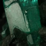 Beryl (variety emerald), Calcite
35x40x55mm
(Autor: Fiebre Verde)