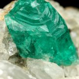 Beryl (variety emerald), Calcite, Pyrite
35x23x20mm, xl=9mm
(Autor: Fiebre Verde)