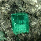 Beryl (variety emerald), Calcite
Detail - xl length=12mm
(Autor: Fiebre Verde)