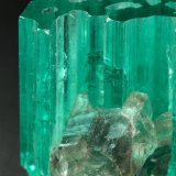 Beryl (variety emerald), Dolomite
17x11x11mm
(Autor: Fiebre Verde)