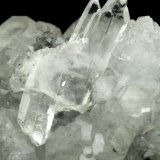 Beryl (variety emerald), Calcite, Quartz
71x49x20mm, aggregate=15x9mm
(Autor: Fiebre Verde)