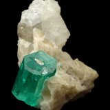 Beryl (variety emerald), Calcite, Dolomite
30x28x27mm, xl=17x8.5mm
(Autor: Fiebre Verde)