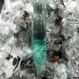 Beryl (variety emerald), Calcite, Pyrite
51x49x46mm, main xl=20mm
(Autor: Fiebre Verde)