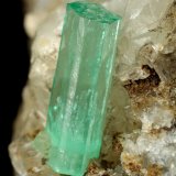 Beryl (variety emerald), Calcite
67x75x65mm, main xl=14mm
(Autor: Fiebre Verde)