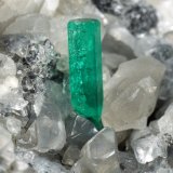 Beryl (variety emerald), Calcite, Dolomite, Pyrite
46x68x26mm, xl=11mm
(Autor: Fiebre Verde)