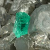 Beryl (variety emerald), Calcite, Dolomite, Pyrite
81x58x36mm, xls up to 6mm
(Autor: Fiebre Verde)
