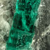 Beryl (variety emerald), Calcite
40mm across, xl=15mm
(Autor: Fiebre Verde)