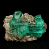 Beryl (variety emerald), Calcite, Pyrite
largest xl=11mm
(Autor: Fiebre Verde)