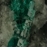 Beryl (variety emerald), Calcite, Pyrite, Quartz
60x35mm, main xl=16mm
(Autor: Fiebre Verde)