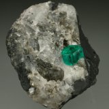Beryl (variety emerald), Calcite, Pyrite
35x45mm, xl=6mm
(Autor: Fiebre Verde)