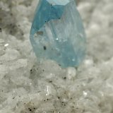 Euclase, Calcite, Albite (variety cleavelandite)
74x46x29mm, xl=7mm
(Autor: Fiebre Verde)
