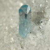 Euclase, Calcite, Albite (variety cleavelandite)
74x46x29mm, xl=7mm
(Autor: Fiebre Verde)