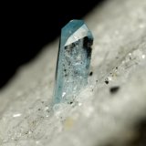 Euclase, Calcite, Albite (variety cleavelandite)
74x46x29mm, xl=7mm
(Autor: Fiebre Verde)