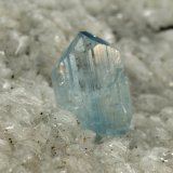 Euclase, Calcite, Albite (variety cleavelandite)
74x46x29mm, xl=7mm
(Autor: Fiebre Verde)