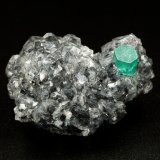 Beryl (variety emerald), Calcite
27x34x10mm, xl=10x4.5mm
(Autor: Fiebre Verde)