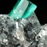 Beryl (variety emerald), Calcite
27x34x10mm, xl=10x4.5mm
(Autor: Fiebre Verde)