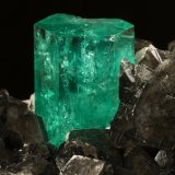 Beryl (variety emerald), Calcite, Pyrite
78x53x78mm, xls= 11x9mm &amp; 15x12mm
(Autor: Fiebre Verde)