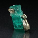 Beryl (variety emerald), Pyrite
16x9 mm
(Autor: Fiebre Verde)