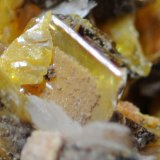 Barite on Wulfenite and Mimetite
5.7 x 4.6 x 3.4 cm
(Autor: steven calamuci)
