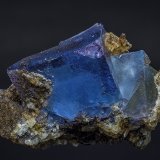 Fluorite, Calcite
6.4 x 2.9 cm
(Autor: am mizunaka)