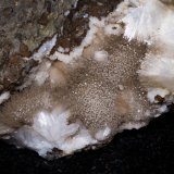 Stilbite, Natrolite (?)
82x70x36mm
(Autor: Bergur_E_Sigurdarson)