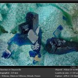 Clinoclase on Chrysocolla
fov 2.0 mm
(Autor: ploum)