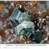 Clinochlore with Grossular (variety hessonite)
3.6 mm
(Autor: ploum)