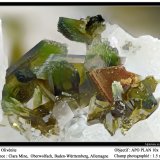 Olivenite
fov 1.5 mm
(Autor: ploum)