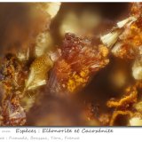 Eleonorite and Cacoxenite
fov 0.84 mm
(Autor: ploum)