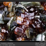 Grossular, clinochlor
fov 4.5 mm
(Autor: ploum)
