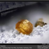Joaquinite
fov 1 mm
(Autor: ploum)