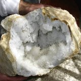 calcite on quartz
Geode cavity is greater than 30 cm, Calcite area is about 20 cm
(Autor: Bob Harman)