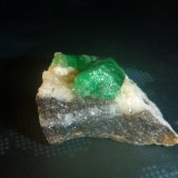Beryl (variety emerald)
34mm x 32mm x 14mm
(Autor: Firmo Espinar)