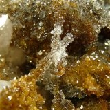 Quartz, Calcite, jouravskite?, manganite
F.O.V. about 16 mm
(Autor: Pierre Joubert)
