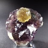 Fluorite
64 mm x 60 mm x 40 mm
(Autor: Don Lum)