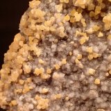 Smithsonite, Quartz
64mm x 44mm x 29mm
(Autor: Don Lum)