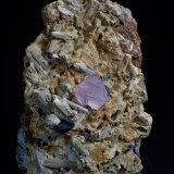 Fluorite, Genthelvite
18 cm x 13.2 cm x 10.3 cm
(Autor: Don Lum)