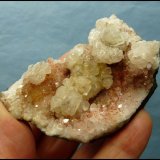 Calcite and Quartz
69 x 46 x 26 mm
(Autor: Pierre Joubert)