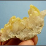 Fluorite on Quartz
61 x 37 x 25 mm
(Autor: Pierre Joubert)