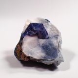 Benitoite, Natrolite
34 mm x 30 mm x 13 mm
(Autor: Don Lum)